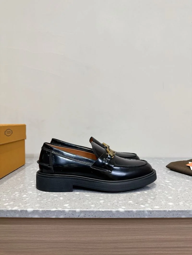 Resilient Tods Shoes 7148