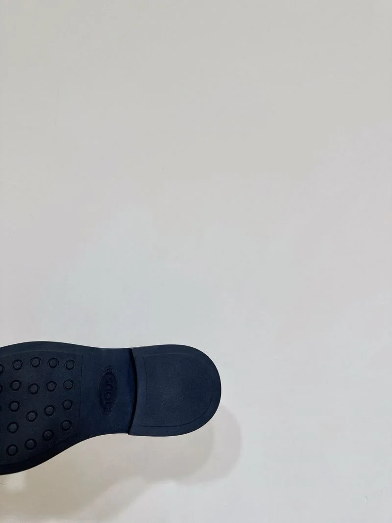 Resilient Tods Shoes 7148