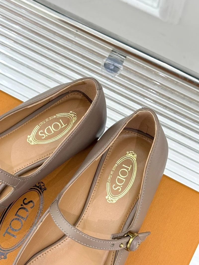 MoistureWicking Tods Shoes 7149