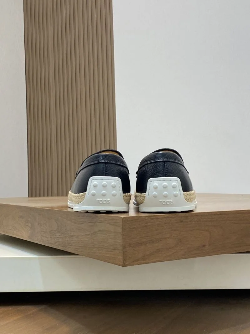 WeatherProof Tods Shoes 13301