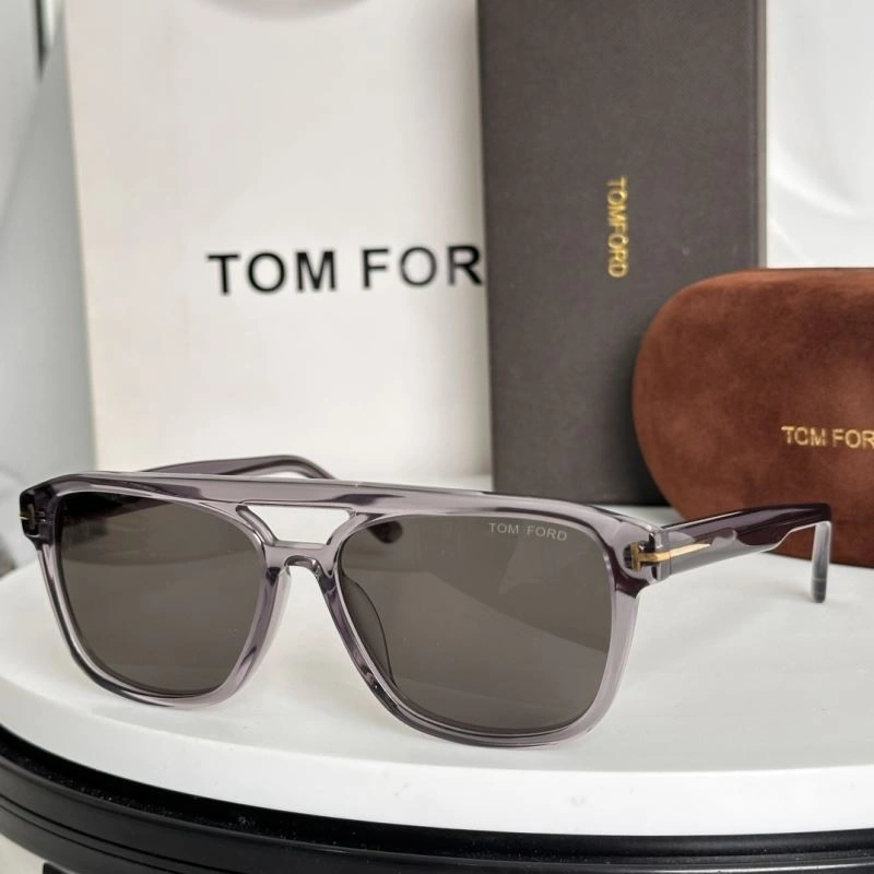 Tom Ford Sunglasses Chic 282338