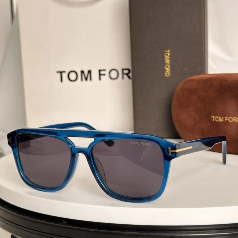 Tom Ford Sunglasses Chic 282338