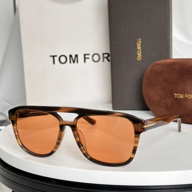 Tom Ford Sunglasses Chic 282338