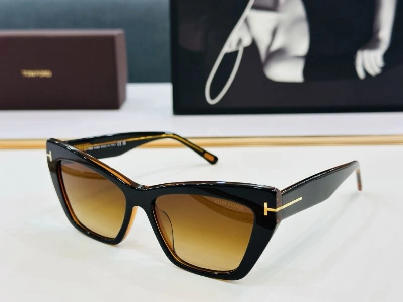 Tom Ford Sunglasses EasyMatch 282336
