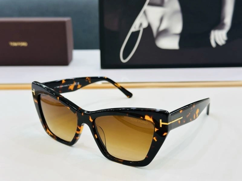 Tom Ford Sunglasses EasyMatch 282336