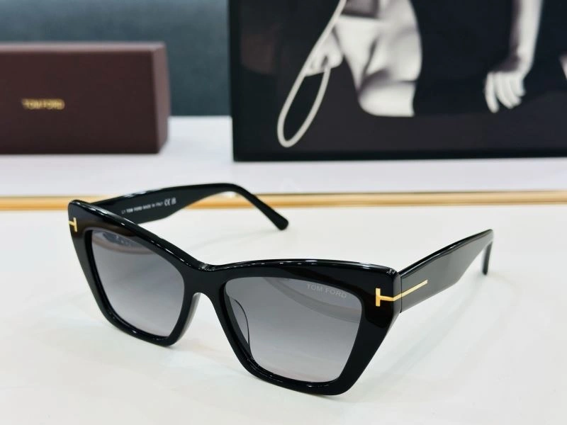 Tom Ford Sunglasses EasyMatch 282336