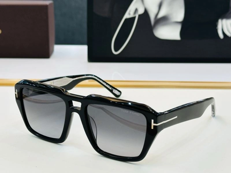 TravelReady Tom Ford Sunglasses 282311