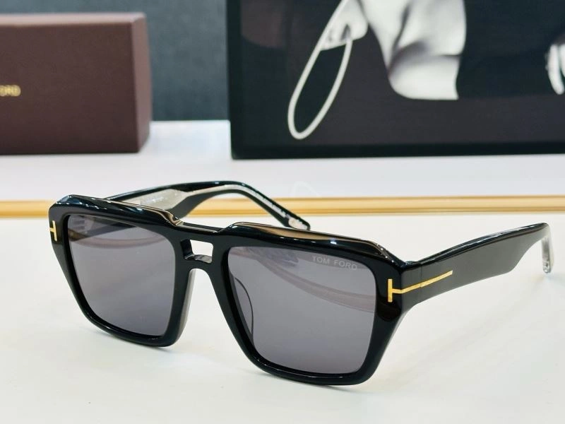 TravelReady Tom Ford Sunglasses 282311