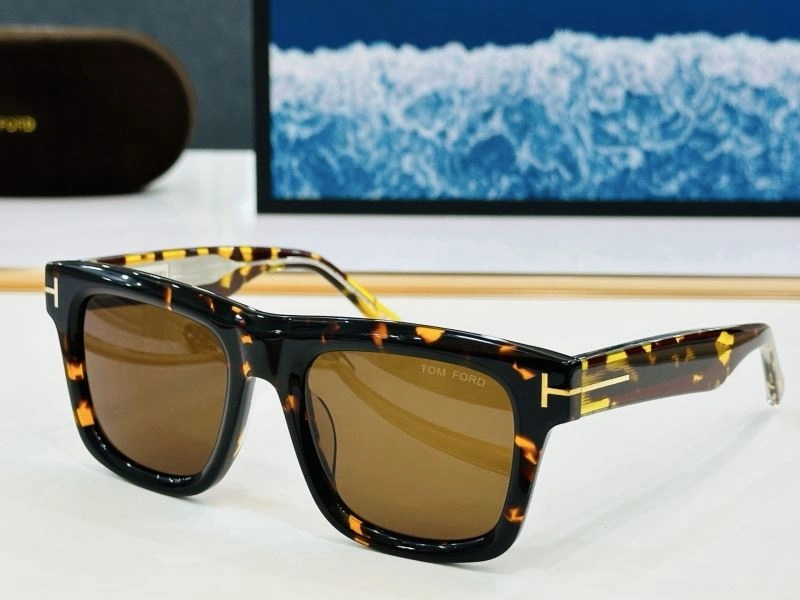 ComfortFit Tom Ford Sunglasses 282370