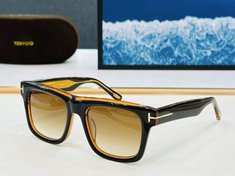ComfortFit Tom Ford Sunglasses 282370
