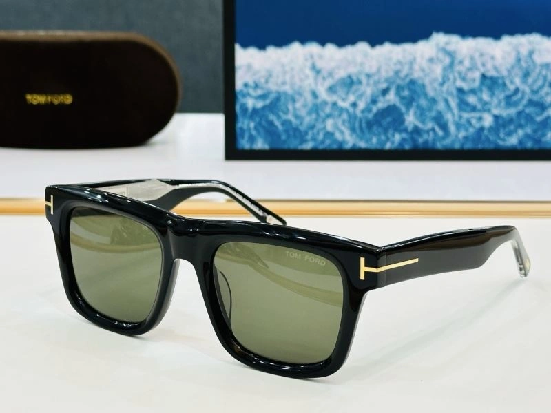 ComfortFit Tom Ford Sunglasses 282370