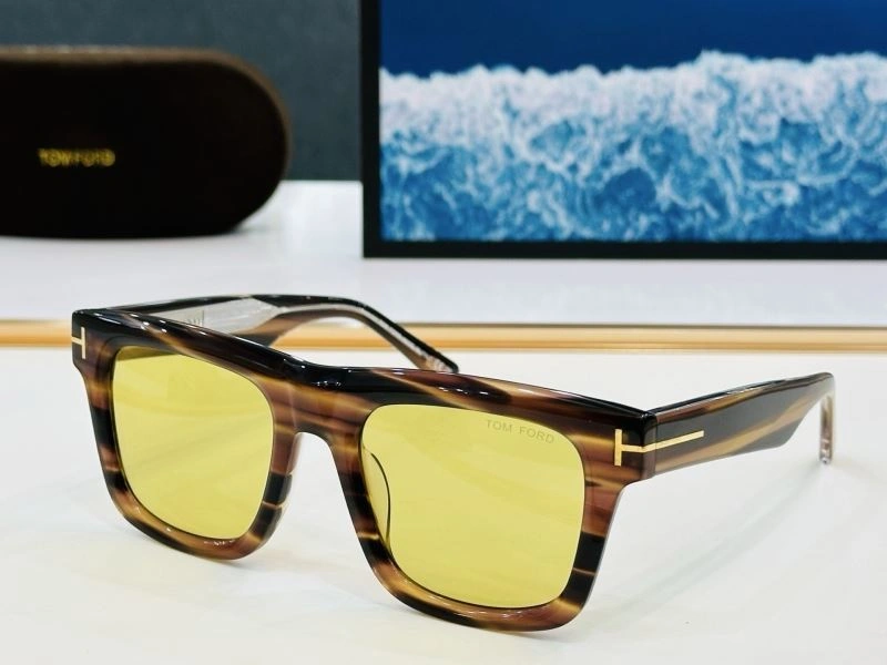 ComfortFit Tom Ford Sunglasses 282370