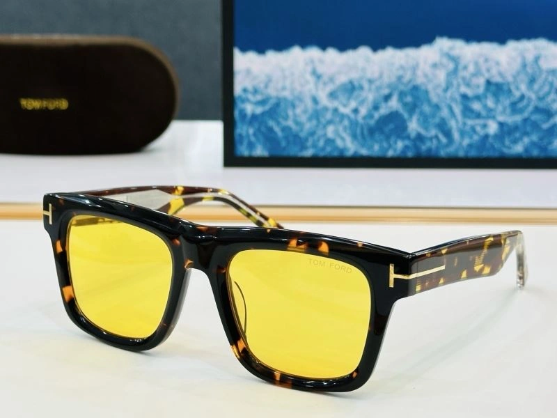 ComfortFit Tom Ford Sunglasses 282370