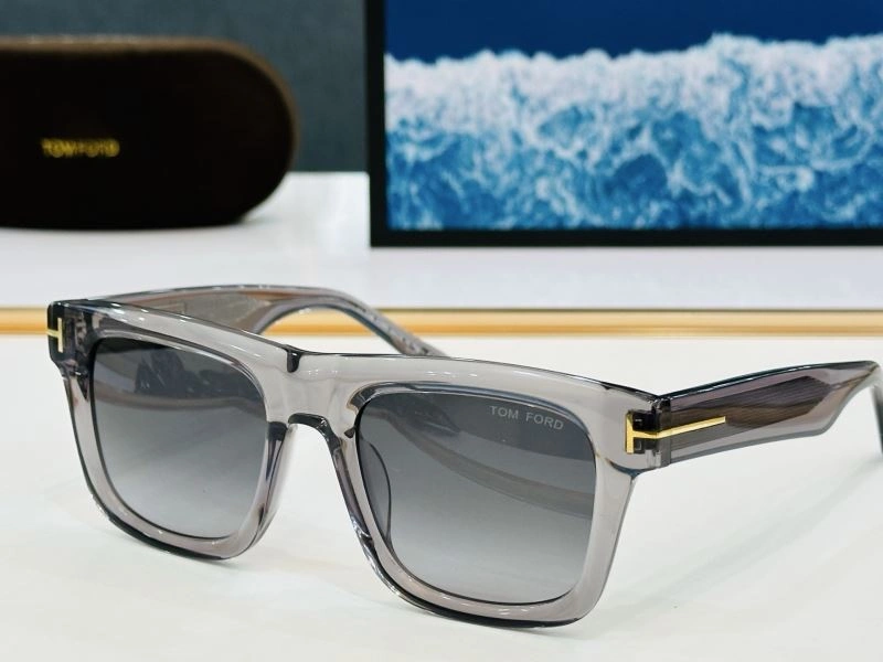 ComfortFit Tom Ford Sunglasses 282370