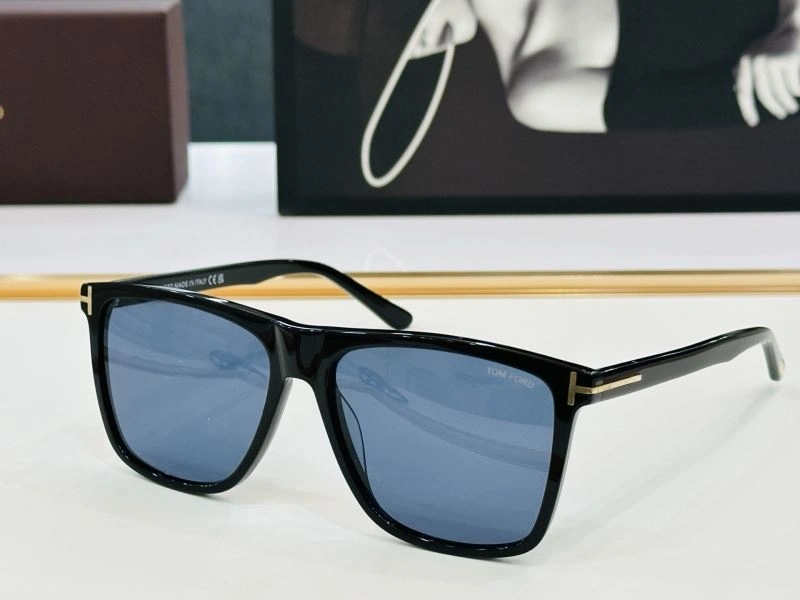 Sustainable Tom Ford Sunglasses 282360