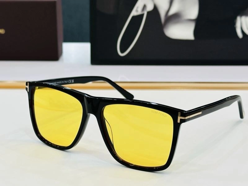 Sustainable Tom Ford Sunglasses 282360