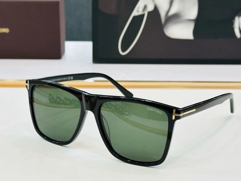 Sustainable Tom Ford Sunglasses 282360