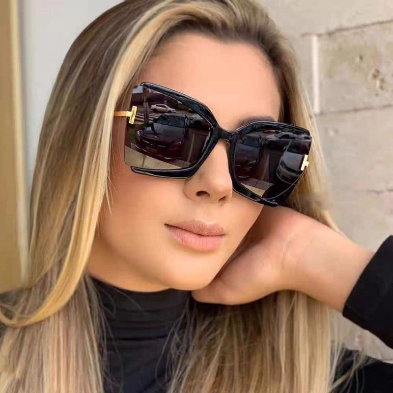 Snug Tom Ford Sunglasses 282354