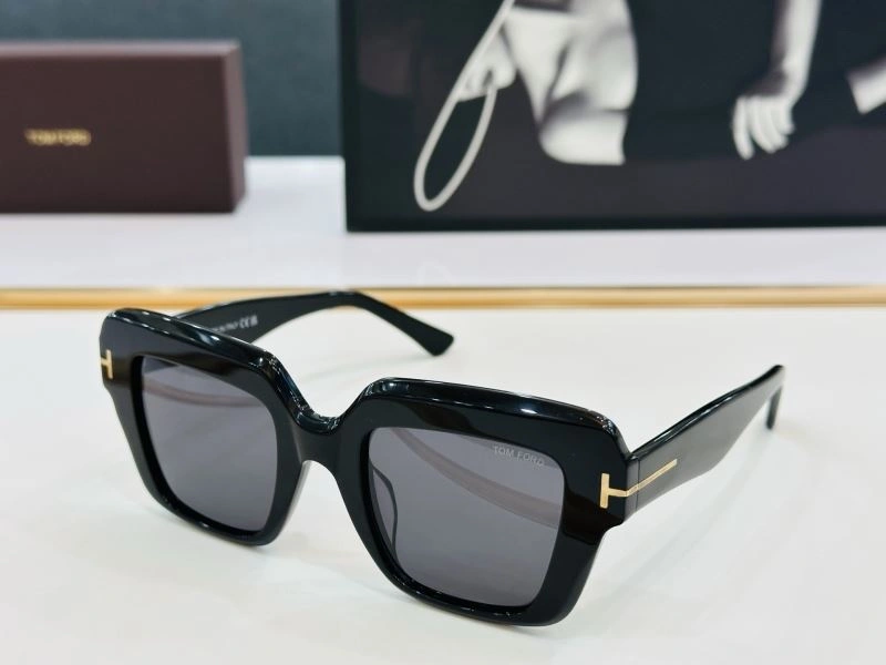 Durable Tom Ford Sunglasses 282357