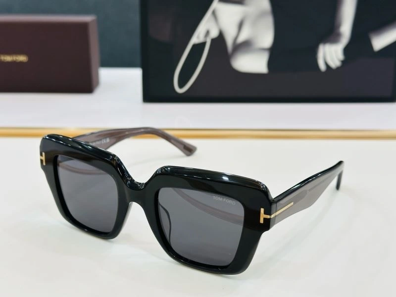 Durable Tom Ford Sunglasses 282357