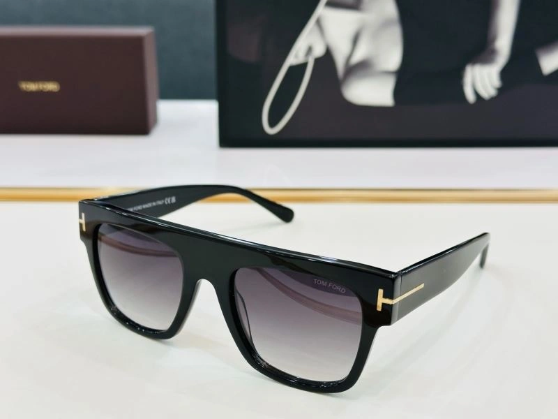 Durable Tom Ford Sunglasses 282361