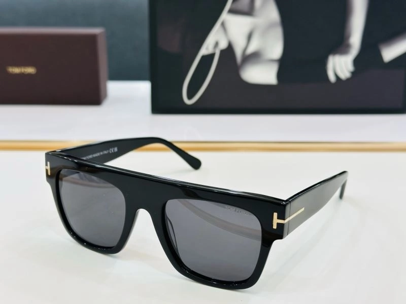 Durable Tom Ford Sunglasses 282361