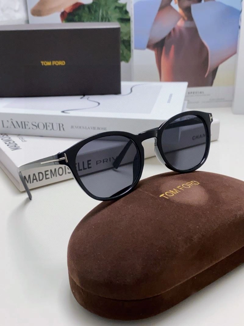 Lightweight Tom Ford Sunglasses 282366
