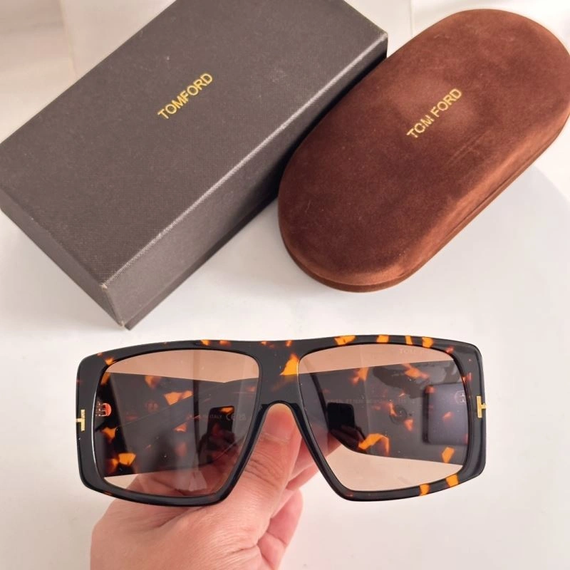 Versatile Tom Ford Sunglasses 282341