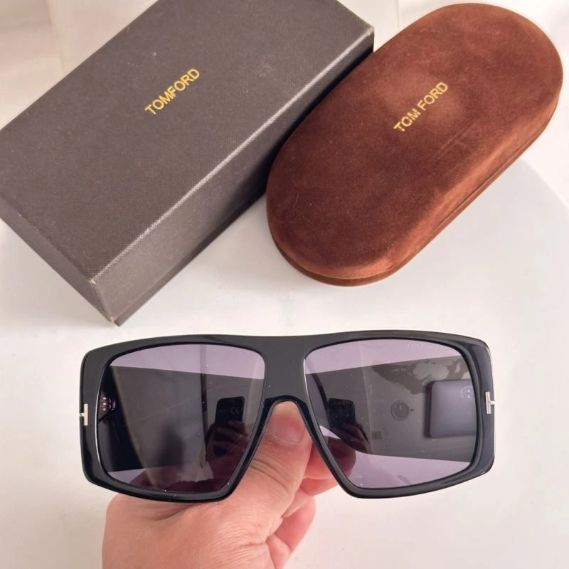 Versatile Tom Ford Sunglasses 282341