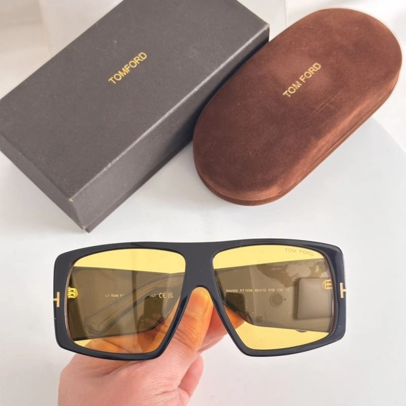 Versatile Tom Ford Sunglasses 282341