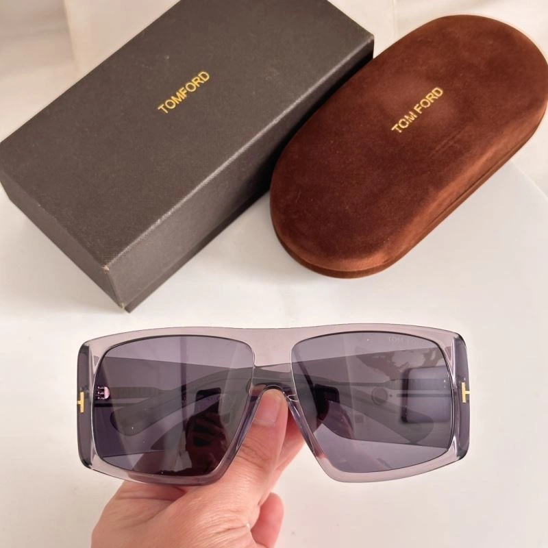 Versatile Tom Ford Sunglasses 282341