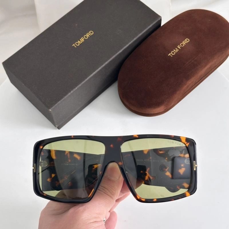 Versatile Tom Ford Sunglasses 282341