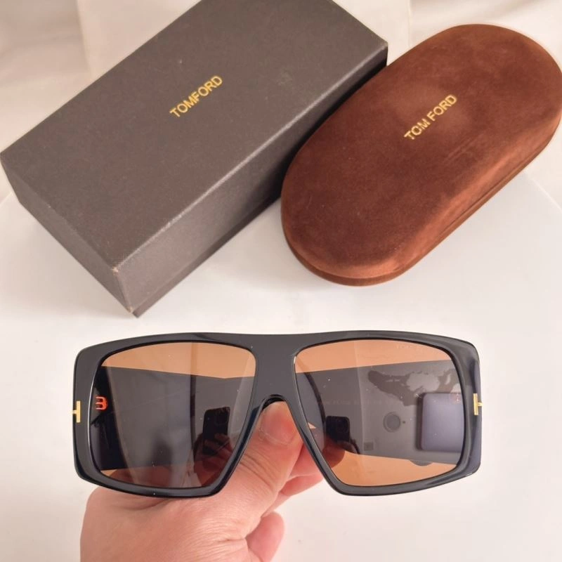 Versatile Tom Ford Sunglasses 282341