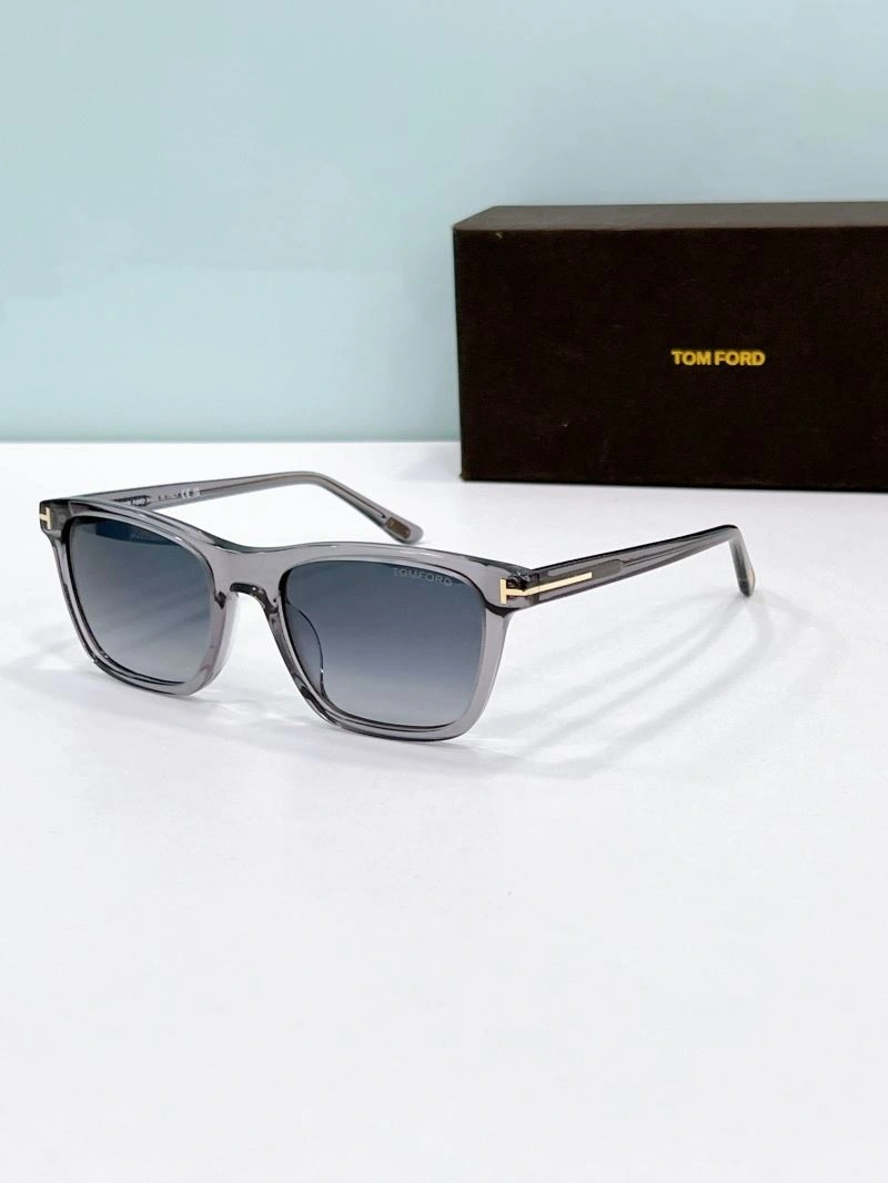 Snug Tom Ford Sunglasses 282418