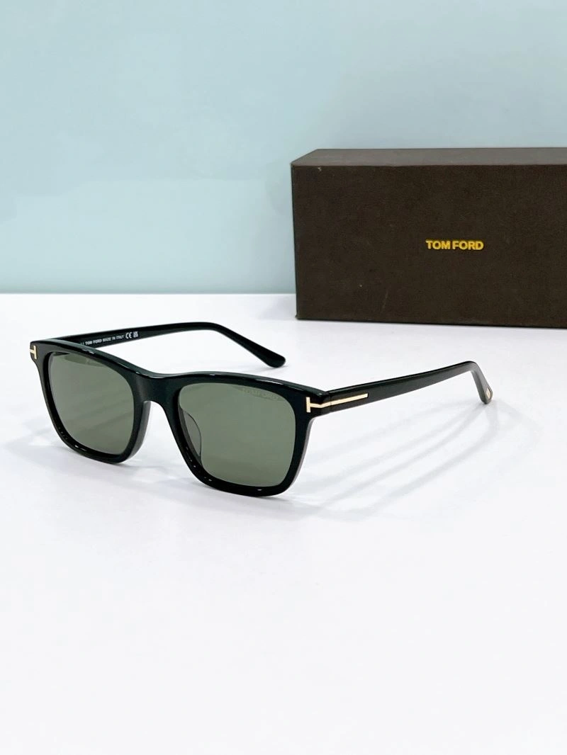 Snug Tom Ford Sunglasses 282418