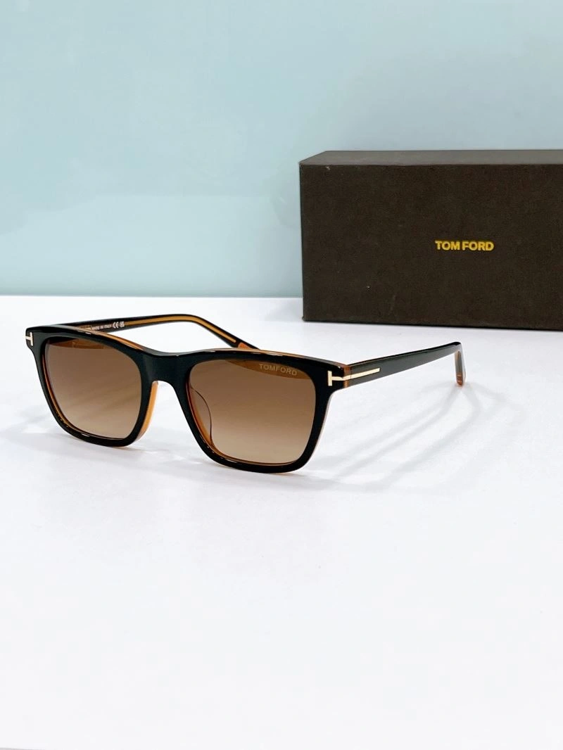 Snug Tom Ford Sunglasses 282418