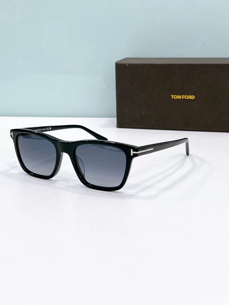 Snug Tom Ford Sunglasses 282418