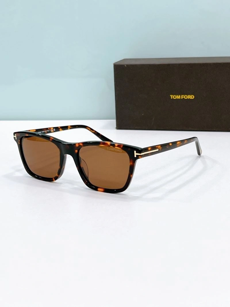 Snug Tom Ford Sunglasses 282418