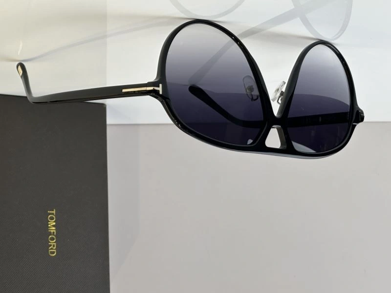 Tom Ford Sunglasses Sleek 282397