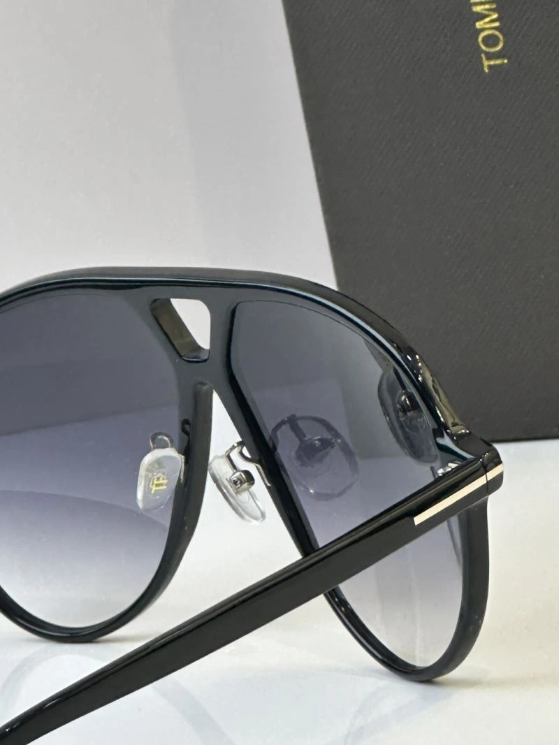 Tom Ford Sunglasses Sleek 282397