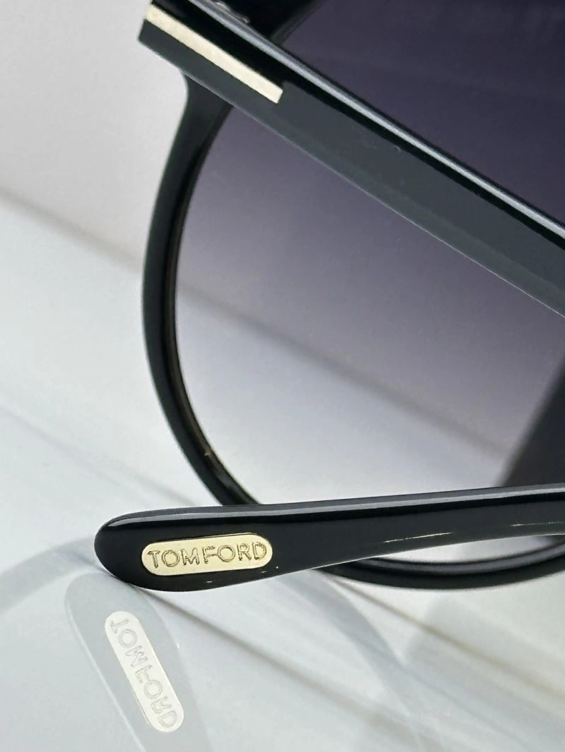 Tom Ford Sunglasses Sleek 282397