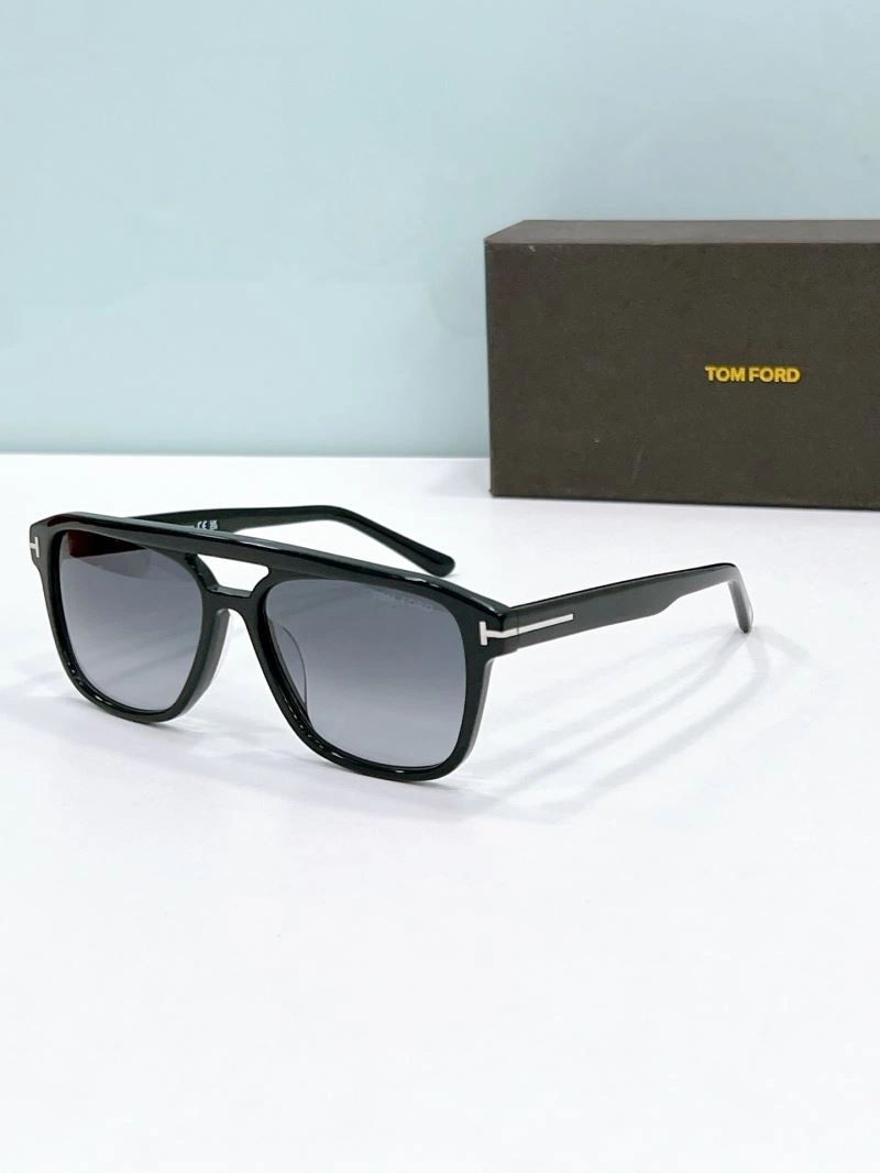 Tom Ford Sunglasses WrinkleFree 282408