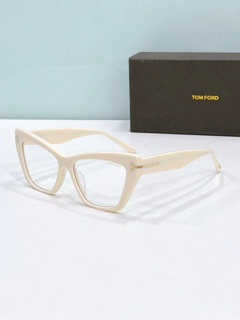 Tom Ford Sunglasses Resilient 282411