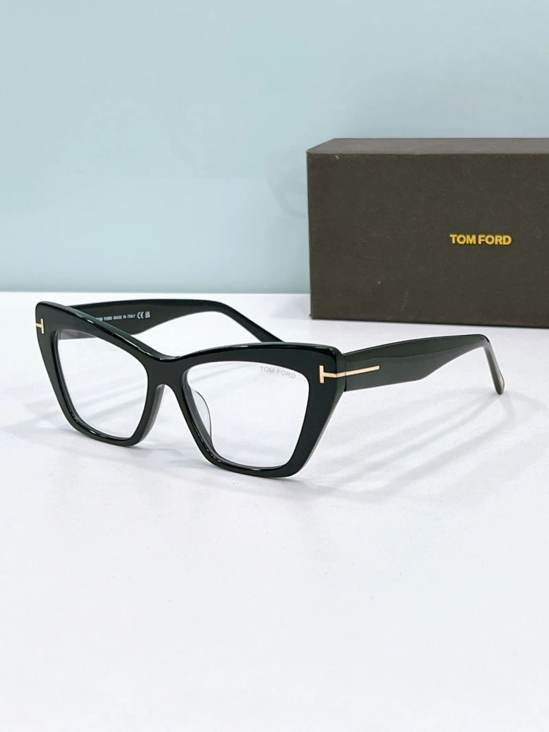 Tom Ford Sunglasses Resilient 282411