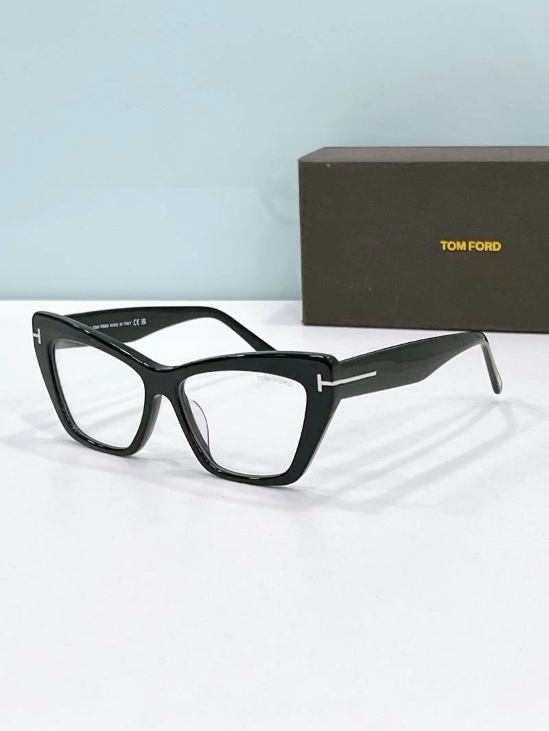 Tom Ford Sunglasses Resilient 282411