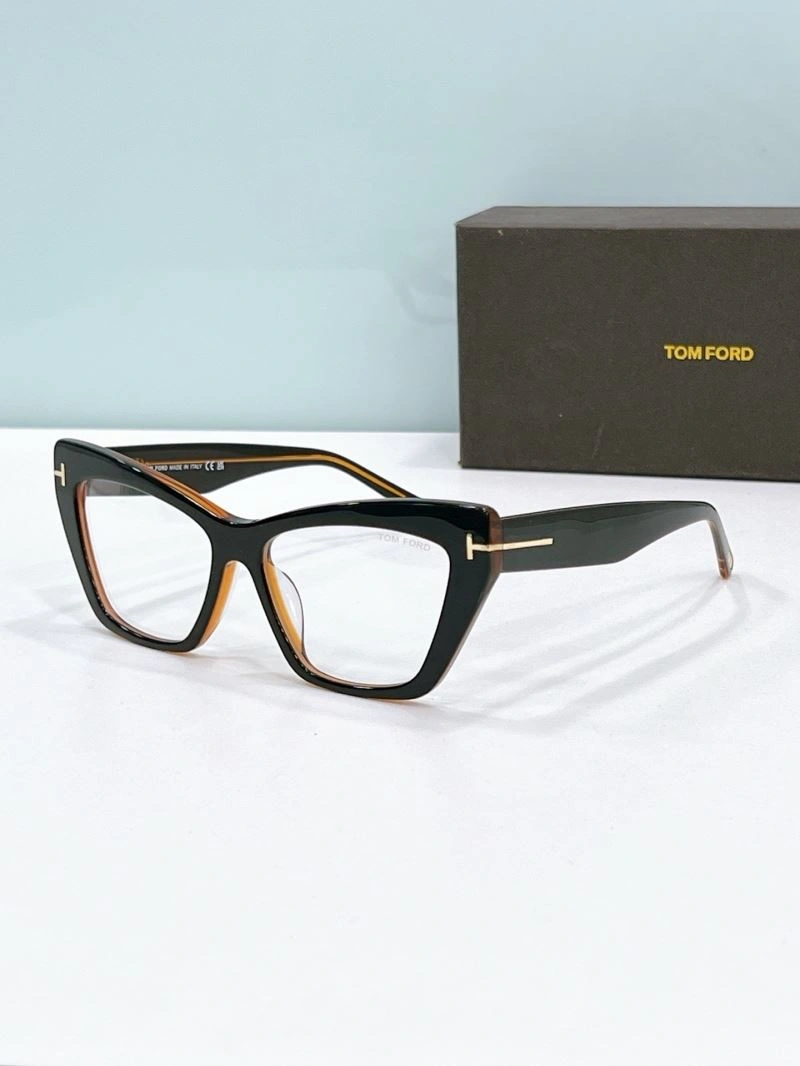 Tom Ford Sunglasses Resilient 282411