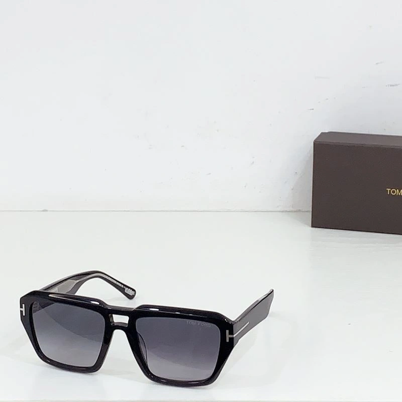 Tom Ford Sunglasses ZipUp 282383