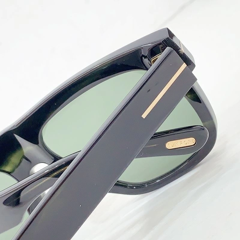 Durable Tom Ford Sunglasses 282382