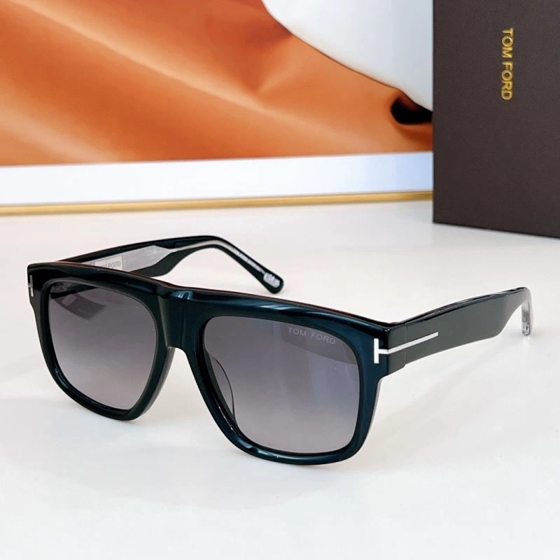 Tom Ford Sunglasses Trendsetting 282386