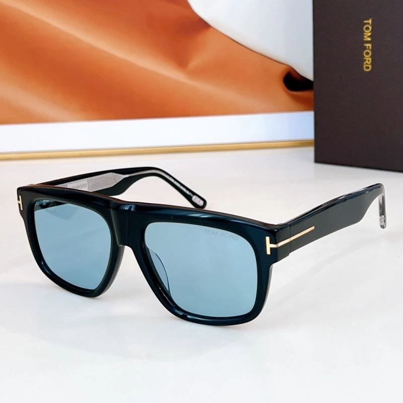 Tom Ford Sunglasses Trendsetting 282386